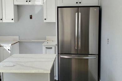 Kitchen - kitchen idea in Los Angeles