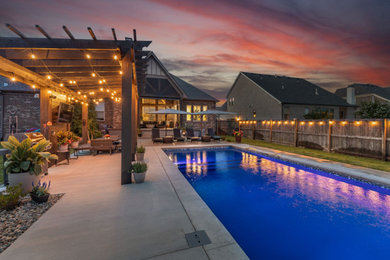 Elegant pool photo in Nashville