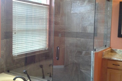 Bathroom - contemporary bathroom idea in Orlando