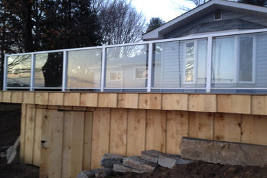Arts and crafts deck photo in Toronto