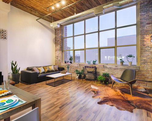 Industrial Wohnzimmer mit Kaminsims aus Holz Ideen, Design & Bilder | Houzz