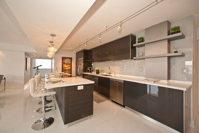 Minimalist kitchen photo in Miami