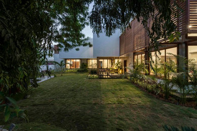 L HOUSE