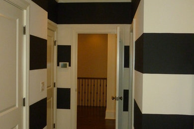 Example of a classic hallway design in Atlanta