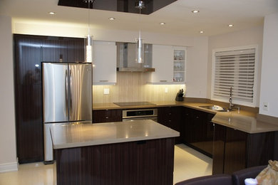 Minimalist kitchen photo in Toronto