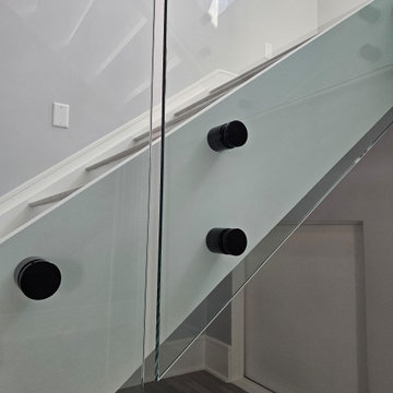 Project #125 | Modern Open-Riser Staircase with Glass Balustrade