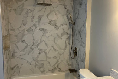 Bathroom - bathroom idea in New York