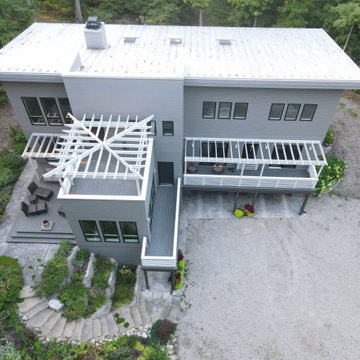 Suttons Bay, MI Residence