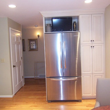 Traditional White Kitchen Remodel in Montgomery, OH