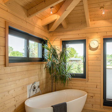Treetop - Luxury timber house with generous space for two