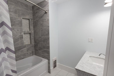 Example of a bathroom design in Edmonton