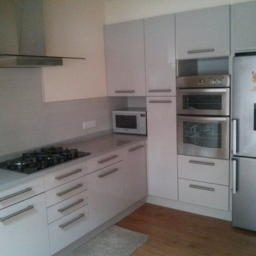 An Innova Altino Cashmere High Gloss Kitchen - Real Customer Kitchens