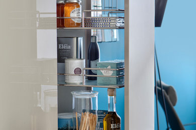 Trendy kitchen photo in New York