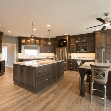 Kitchen with 2 Islands
