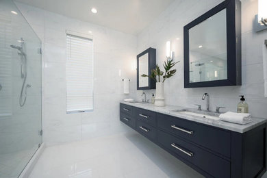 Bathroom - bathroom idea in San Francisco