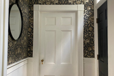 Example of a classic entryway design in Boston