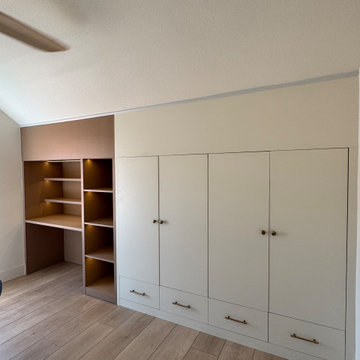 Custom Built-In Closet with Desk and Shelving – Multi-Functional Storage Design