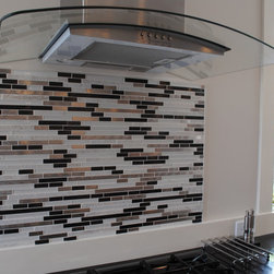 Open Scandanavian Kitchen - Tile