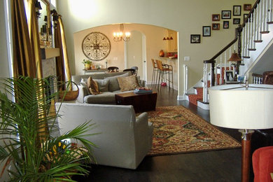 Living room - traditional living room idea in Chicago