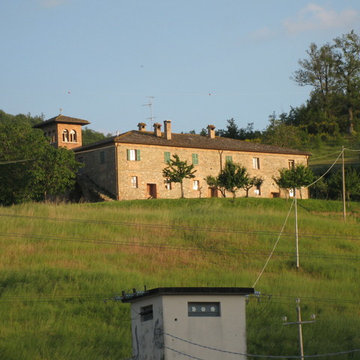 For sale farmhouse in Sant'Angelo in Vado, Le Marche, central Italy