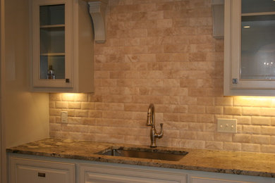Elegant kitchen photo in New Orleans