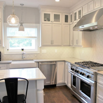 Hazelwood Homes-Transitional Farmhouse Kitchen in a New Quad Cities Area Home