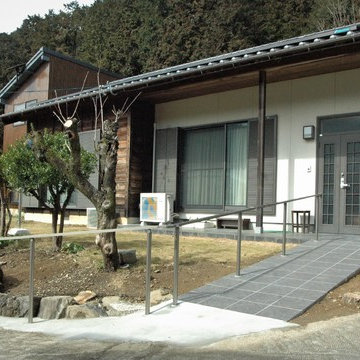 玄関スロープとアルミ手摺をつくる