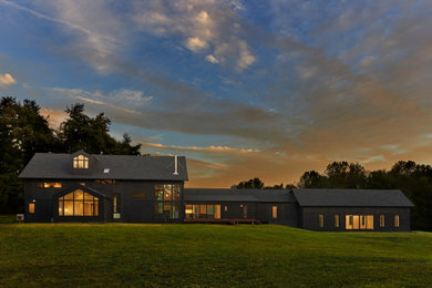 Country exterior home idea in New York