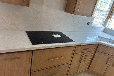 Kitchen photo in Los Angeles