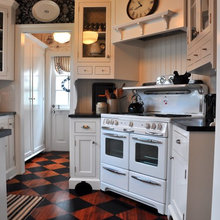 FLOOR in bathroom of 1800 home