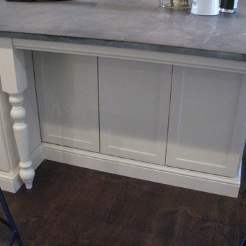 A 2016 kitchen comes home to a circa 1711 cape