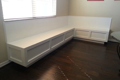 Dining room - traditional dining room idea in Orlando