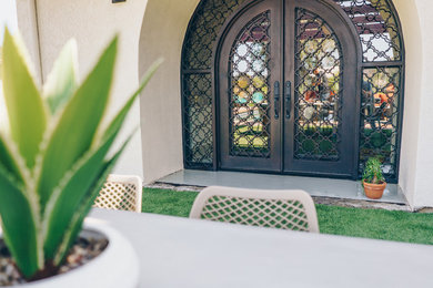 Inspiration for an eclectic patio remodel in Orange County