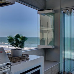 Boomer Beach Framelss Glass - Products