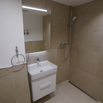 Aus einem Badezimmer wird ein Duschbad in München Bogenhausen