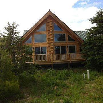 Log Home w/Large Windows