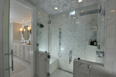 Modelo de cuarto de baño clásico renovado grande