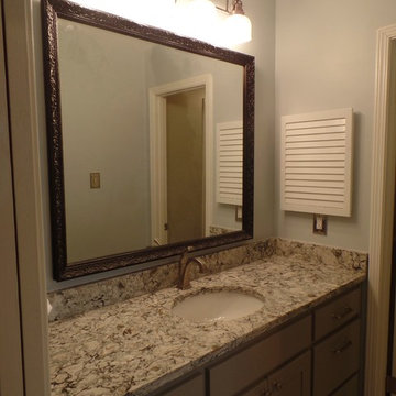 Sandpoint Jack & Jill Bathroom