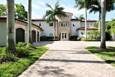 Minimalist home design photo in Miami