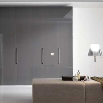 Bedroom Closet Modern Spar Biola - $4,999.00