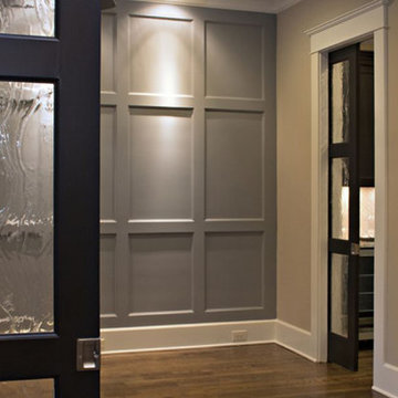 Traditional game room with tray wall