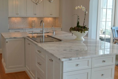 Example of a transitional kitchen design in Wilmington