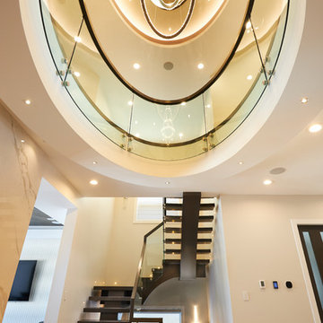 Elegant Curved Glass Railing Feature