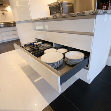 Modern High Gloss White Kitchen