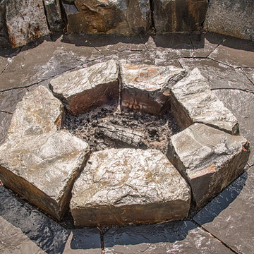 Fire Pit & Flagstone Patio