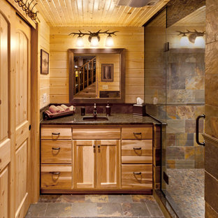 Badezimmer mit Schieferfliesen Ideen, Design & Bilder - August 2020