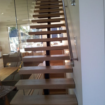 Mono stringer stairs