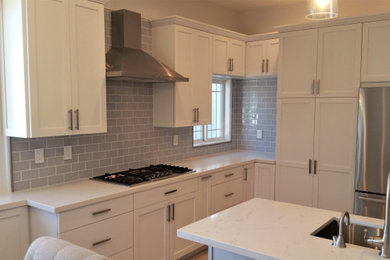 Transitional kitchen photo in Los Angeles