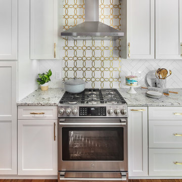 Kitchen With A Splash of Color!