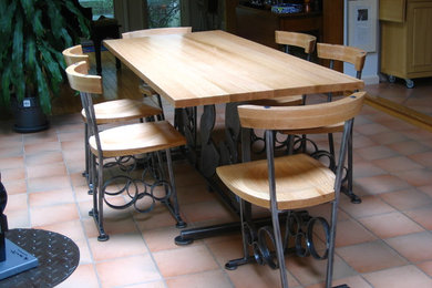 Dining room - dining room idea in Philadelphia